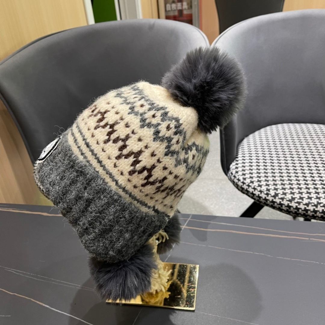  普拉达Prada护耳可爱加绒加厚女可爱保暖针织毛线帽子