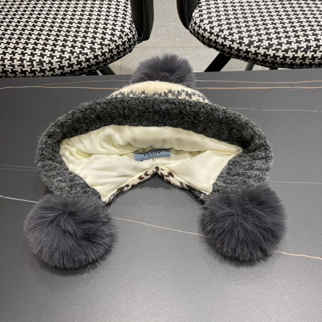  普拉达Prada护耳可爱加绒加厚女可爱保暖针织毛线帽子