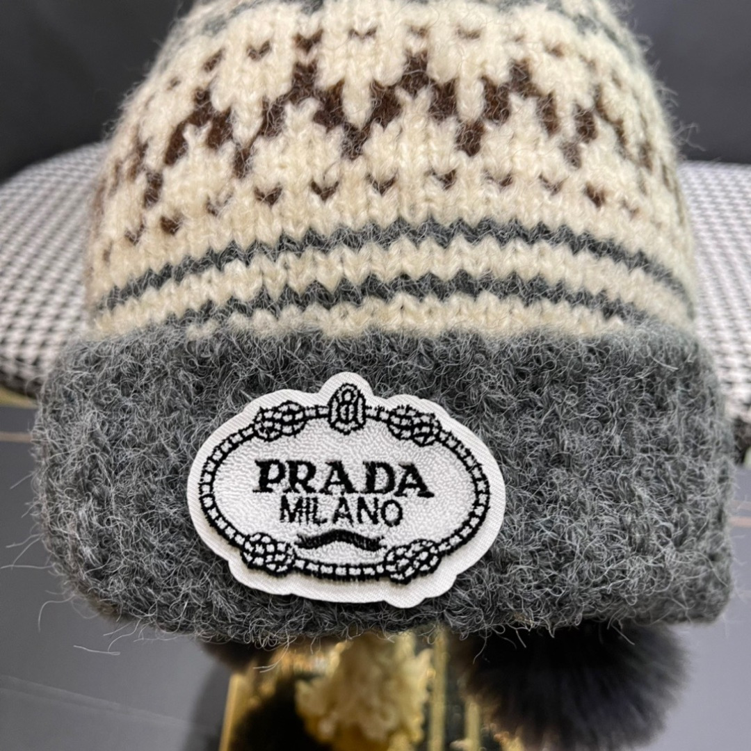  普拉达Prada护耳可爱加绒加厚女可爱保暖针织毛线帽子