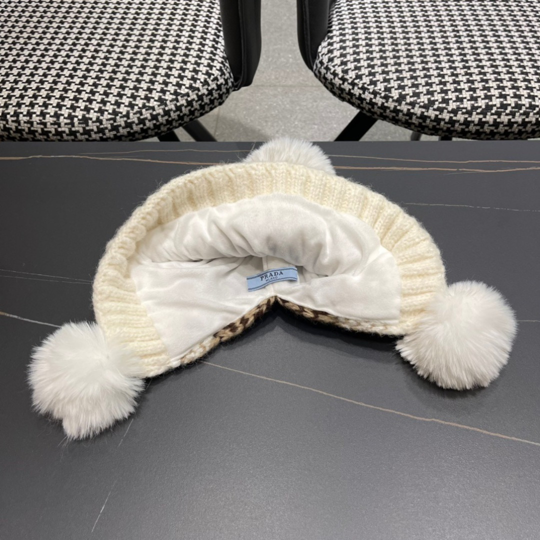  普拉达Prada护耳可爱加绒加厚女可爱保暖针织毛线帽子