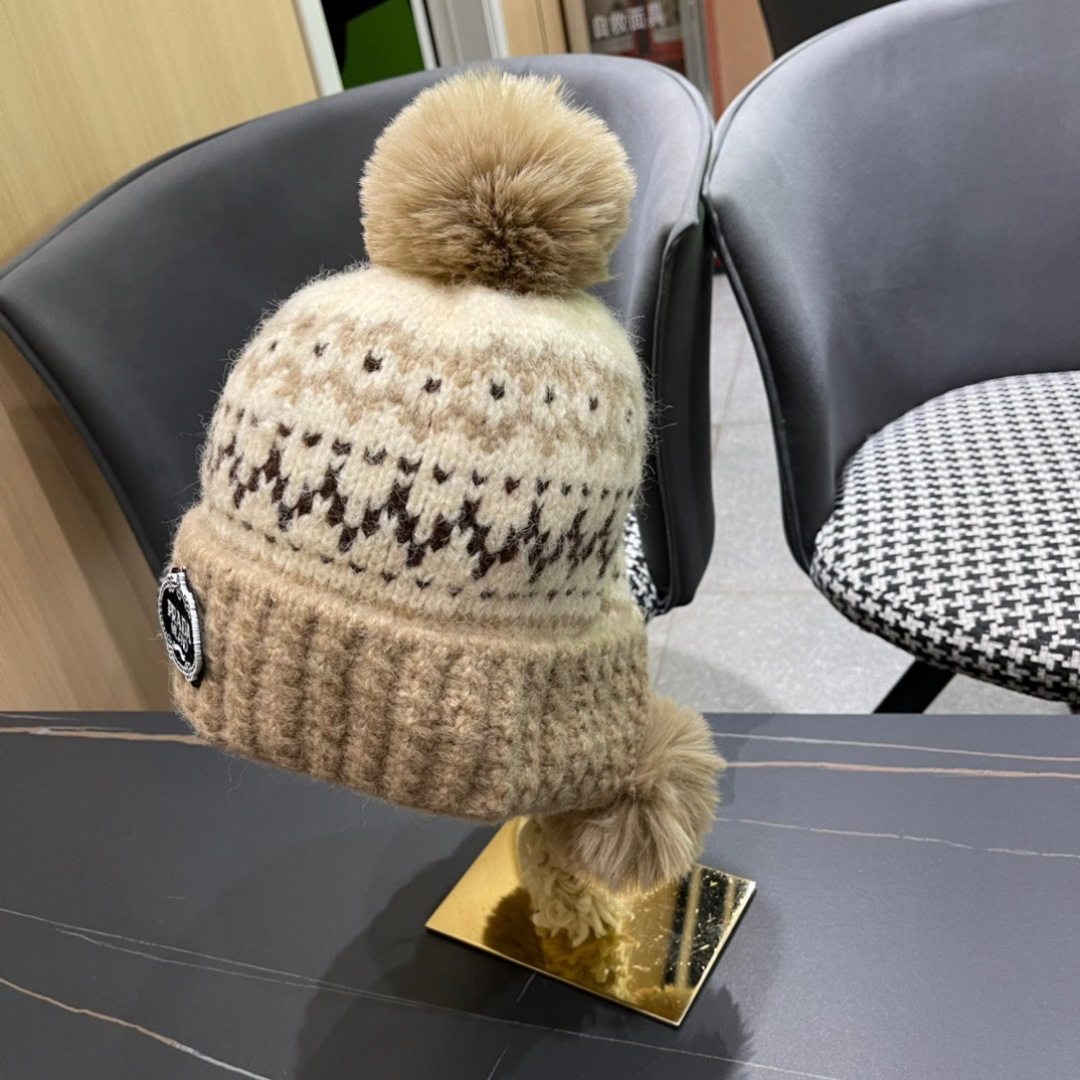  普拉达Prada护耳可爱加绒加厚女可爱保暖针织毛线帽子