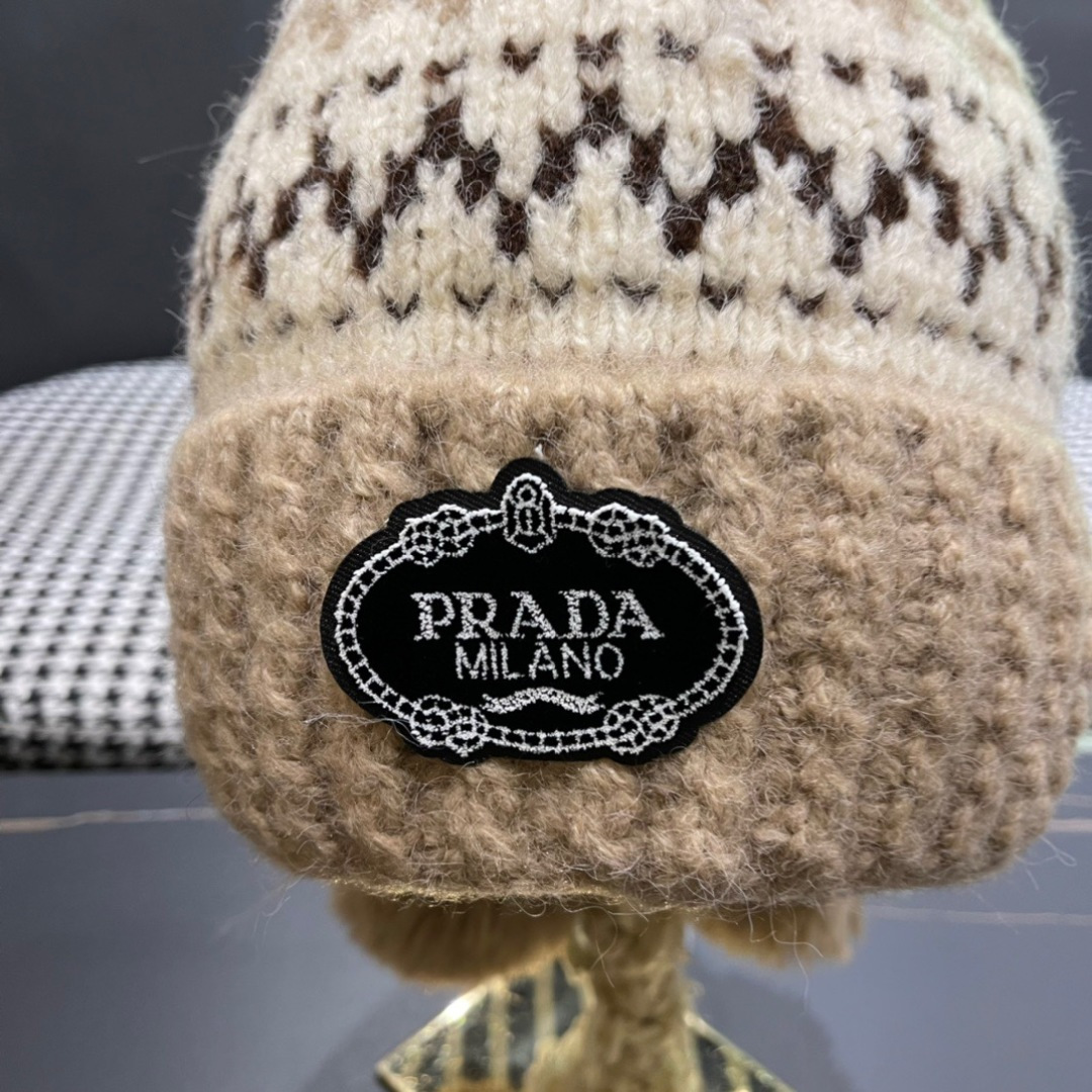  普拉达Prada护耳可爱加绒加厚女可爱保暖针织毛线帽子