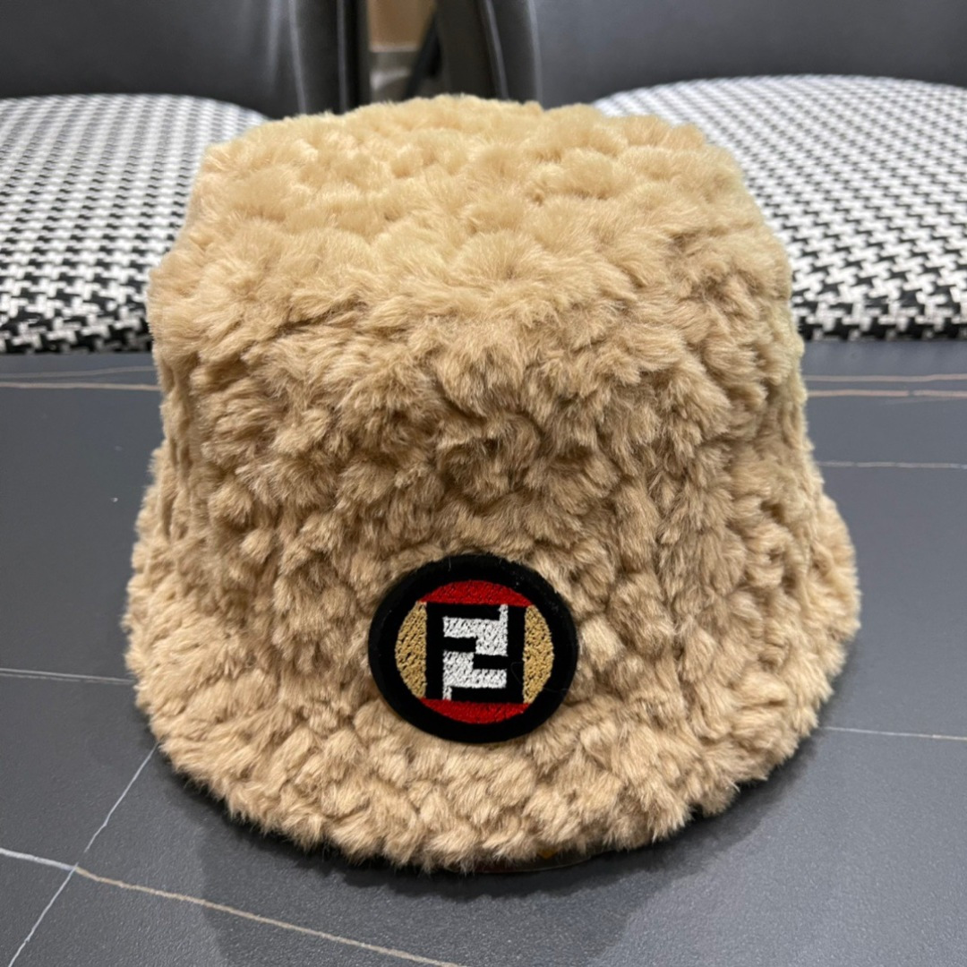 NO:220414,FENDI Fendi Autumn and Winter Lamb Plush Fisherman's Hat is a super perfect interpretation, sexy and handsome on the head, both online!  No girl rejected the fluffy item. Hat fisherman hat baseball hat knit hat, hat, fendi, fendi, espadrilles, hats19860909FENDI芬迪秋冬羊羔毛绒渔夫帽完全是超级完美的诠 上头性感又帅气 双双在线！没有哪个女孩子拒绝的了毛绒绒的单品哦帽子渔夫帽棒球帽针织帽,帽子,fendi,fendi,espadrilles,hats,hat