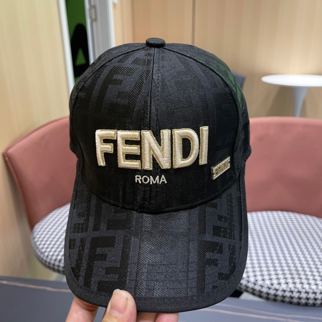  FENDI芬迪，2024新品棒球帽 代购版本！时尚潮流，高端做工！非一般的品质，细节看实拍哦
