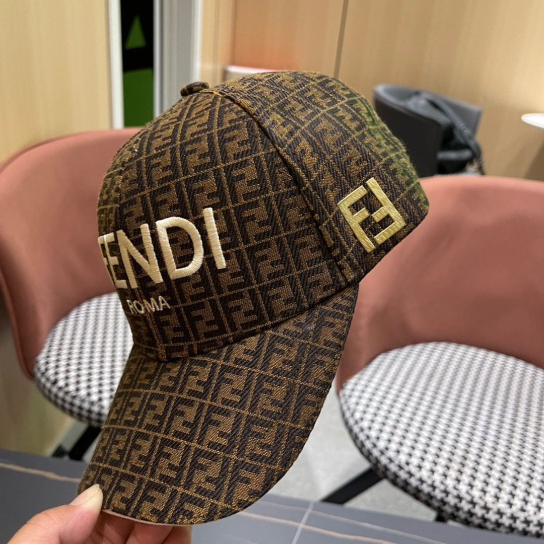  FENDI芬迪，棒球帽 代购版本！时尚潮流，高端做工！