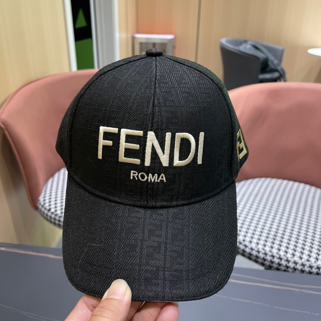  FENDI芬迪，棒球帽 代购版本！时尚潮流，高端做工！