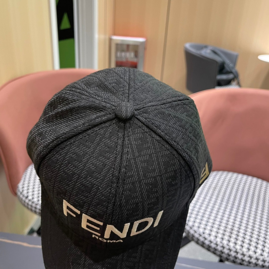  FENDI芬迪，棒球帽 代购版本！时尚潮流，高端做工！