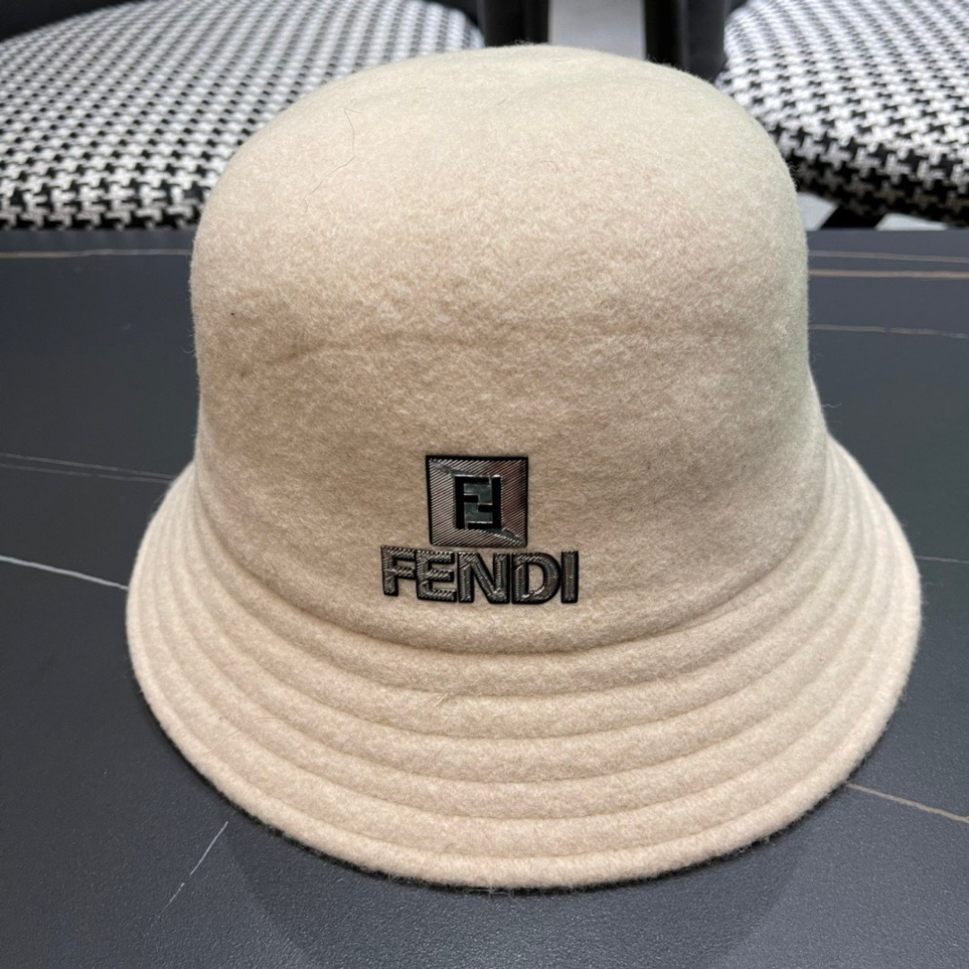 NO:220407,FENDI Autumn and Winter Lamb Plush Fisherman's Hat is a super perfect interpretation, sexy and handsome on the head, both online!  No girl rejected the fluffy item. Hat fisherman hat baseball hat knit hat, hat, fendi, fendi, espadrilles, hats19860909FENDI芬迪秋冬羊羔毛绒渔夫帽完全是超级完美的诠 ,上头性感又帅气 双双在线！没有哪个女孩子拒绝的了毛绒绒的单品哦帽子渔夫帽棒球帽针织帽,帽子,fendi,fendi,espadrilles,hats,hat