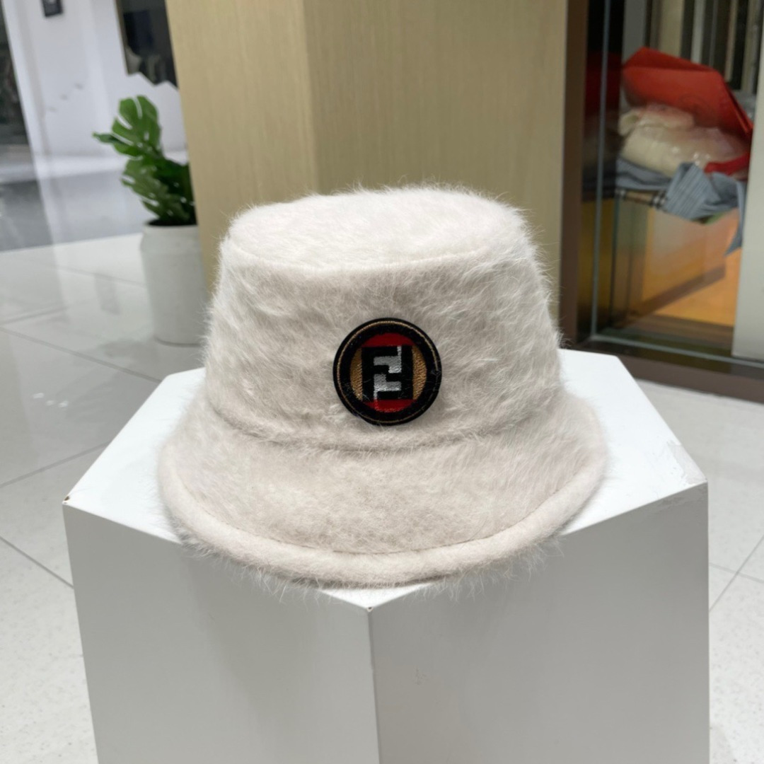 芬迪Fendi，2023秋冬新款渔夫帽，加厚保暖渔夫帽
