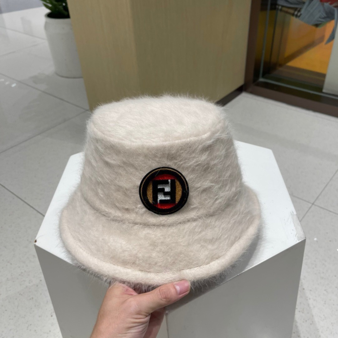 芬迪Fendi，2023秋冬新款渔夫帽，加厚保暖渔夫帽