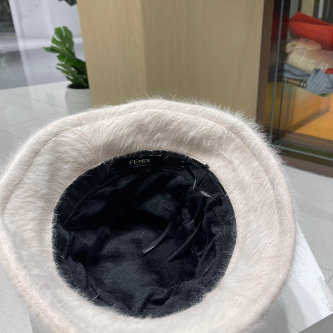 芬迪Fendi，2023秋冬新款渔夫帽，加厚保暖渔夫帽
