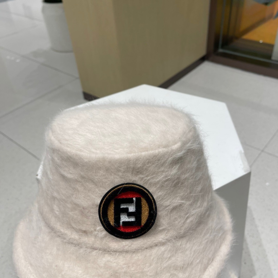 芬迪Fendi，2023秋冬新款渔夫帽，加厚保暖渔夫帽