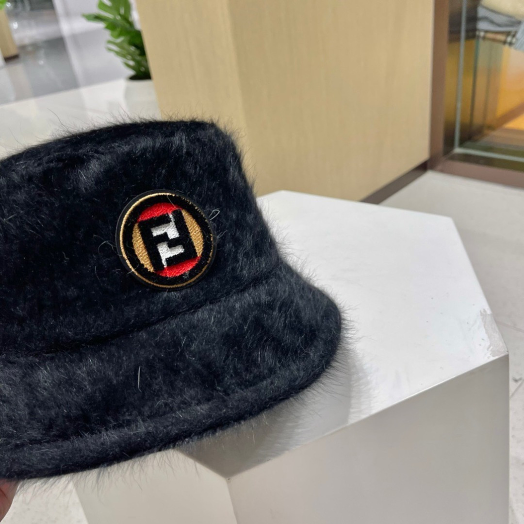 芬迪Fendi，2023秋冬新款渔夫帽，加厚保暖渔夫帽