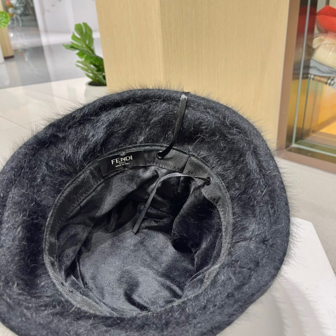 芬迪Fendi，2023秋冬新款渔夫帽，加厚保暖渔夫帽