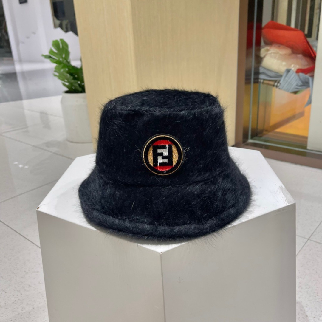 芬迪Fendi，2023秋冬新款渔夫帽，加厚保暖渔夫帽