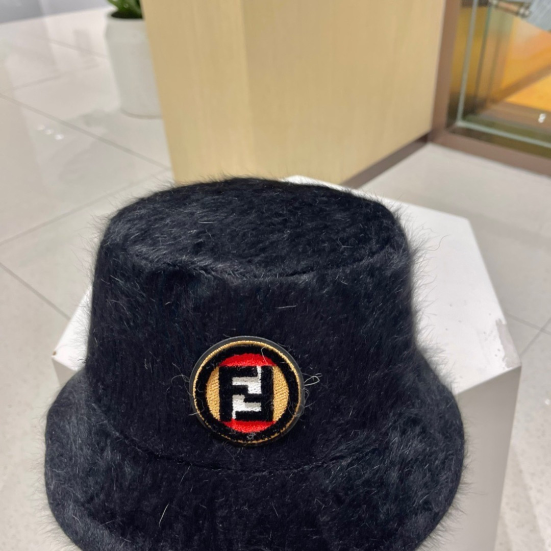 芬迪Fendi，2023秋冬新款渔夫帽，加厚保暖渔夫帽