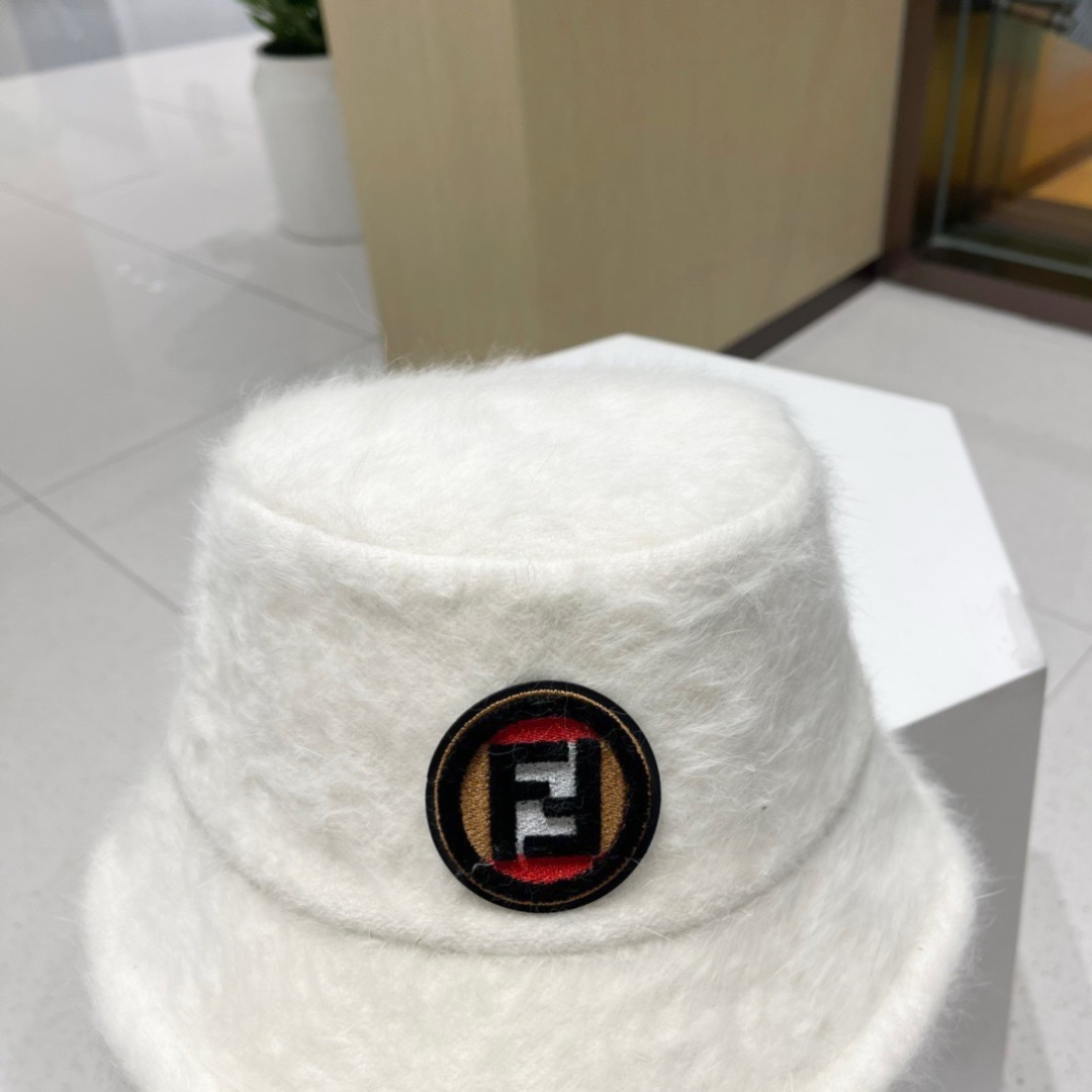 芬迪Fendi，2023秋冬新款渔夫帽，加厚保暖渔夫帽