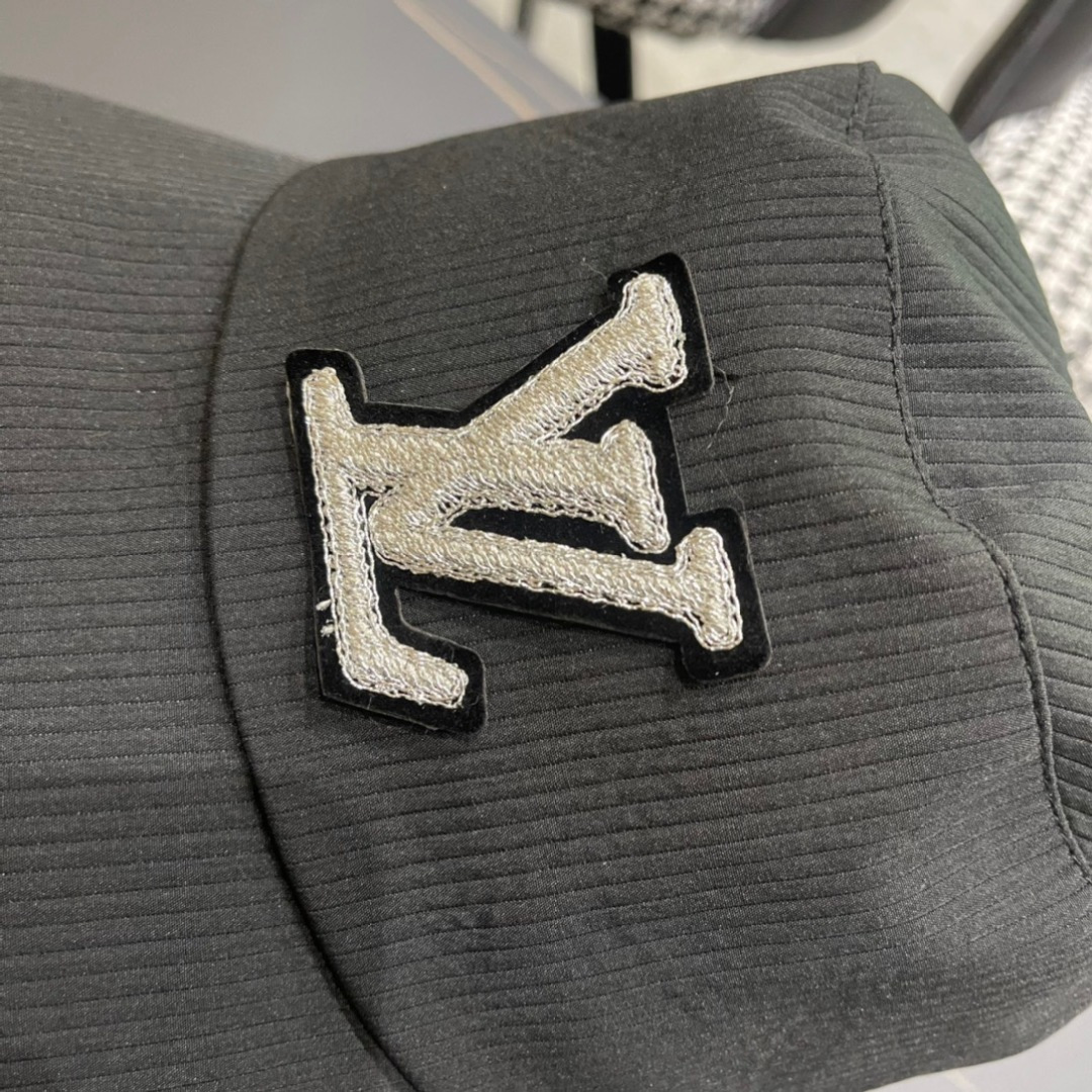  路易威登 LouisVuitton 新款LV渔夫帽，重工打造♥️渔夫系列高端大气，百搭款🤗