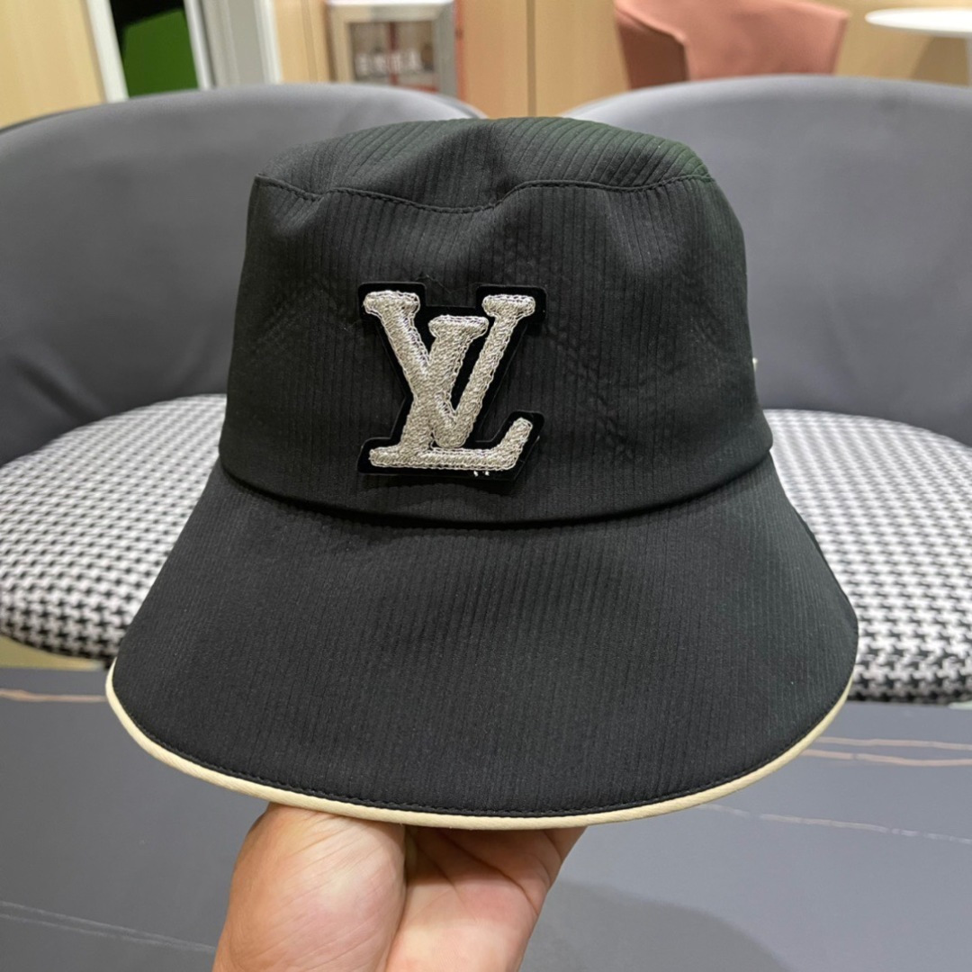  路易威登 LouisVuitton 新款LV渔夫帽，重工打造♥️渔夫系列高端大气，百搭款🤗