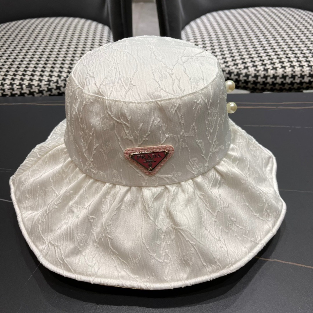 NO:225143,[PRADA] New triangle fisherman hat, big brand model is very easy to match, buy it now!  Hat Straw Hat Fisherman Hat Baseball Hat Knitted Hats, Hats, Prada, Prada, espadrilles, hats19860909【PRADA普拉达】新款三角标渔夫帽,大牌款超好搭配,赶紧入手！帽子草帽渔夫帽棒球帽针织帽,帽子,prada,prada,espadrilles,hats,hat