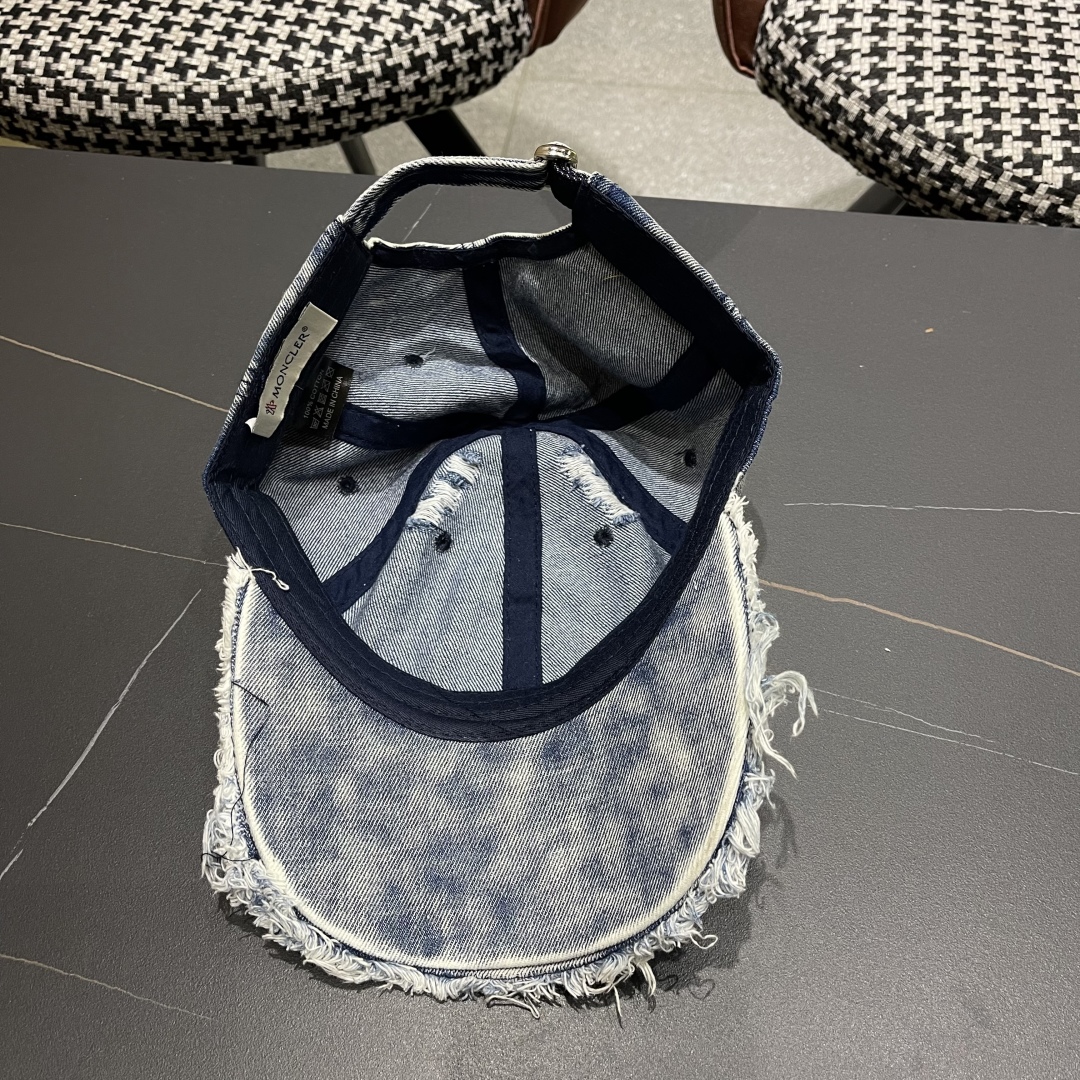  蒙口MONCLER新款破洞牛仔棒球帽，时尚炸街单品，风格很OK，网红.时尚博主的最爱！高品质舒适透气，