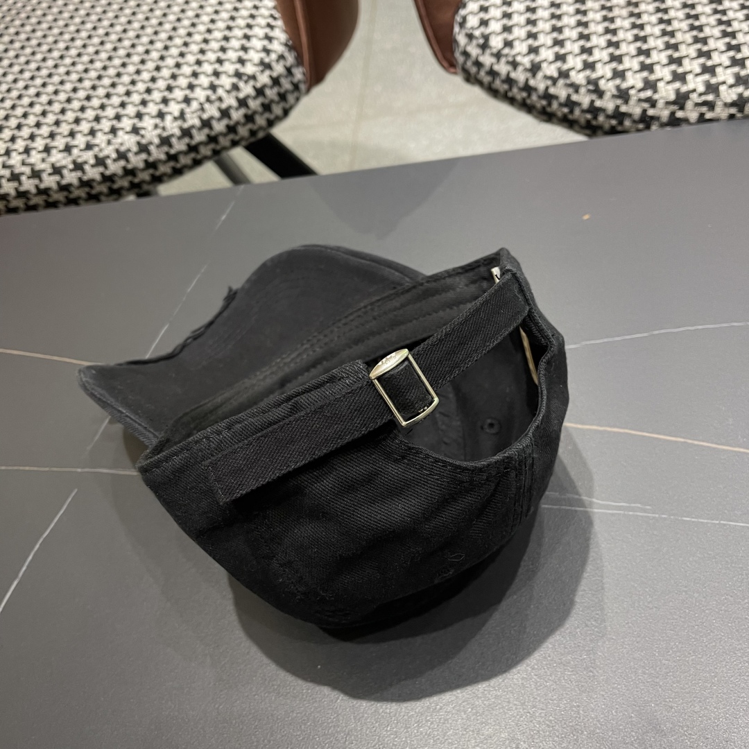  谬谬miumiu 原单春夏新款棒球帽，正品开模订制，原版做工细致质量超赞！
