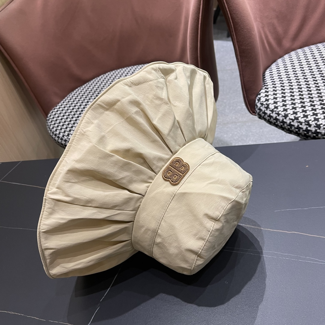  BALENCIAGA巴黎世家2025夏季新款渔夫帽，简约休闲百搭款，