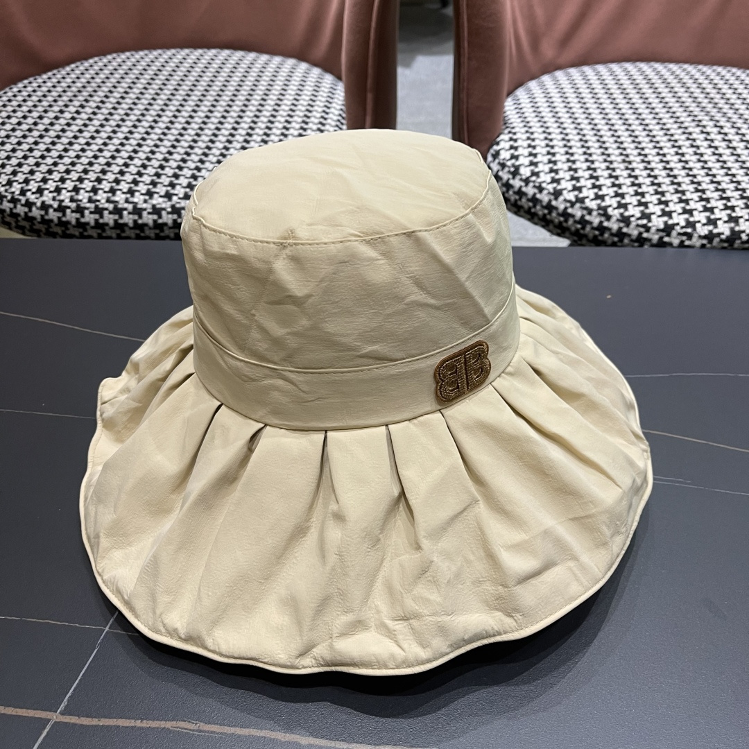  BALENCIAGA巴黎世家2025夏季新款渔夫帽，简约休闲百搭款，