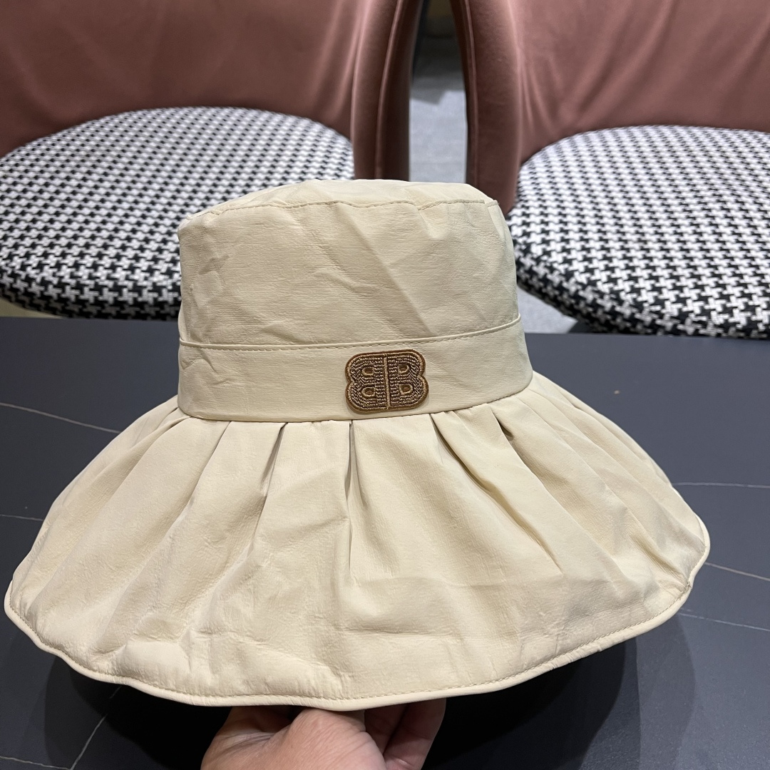  BALENCIAGA巴黎世家2025夏季新款渔夫帽，简约休闲百搭款，