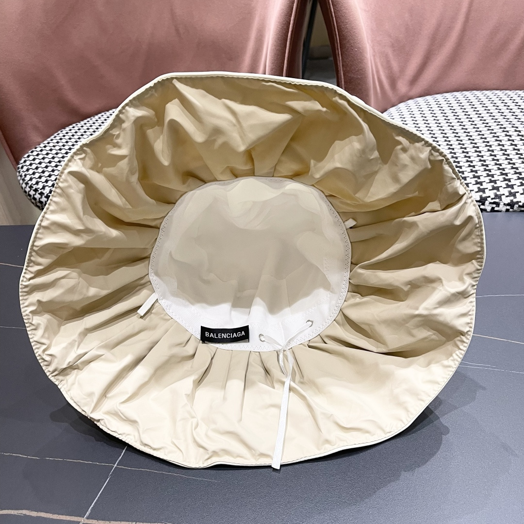  BALENCIAGA巴黎世家2025夏季新款渔夫帽，简约休闲百搭款，