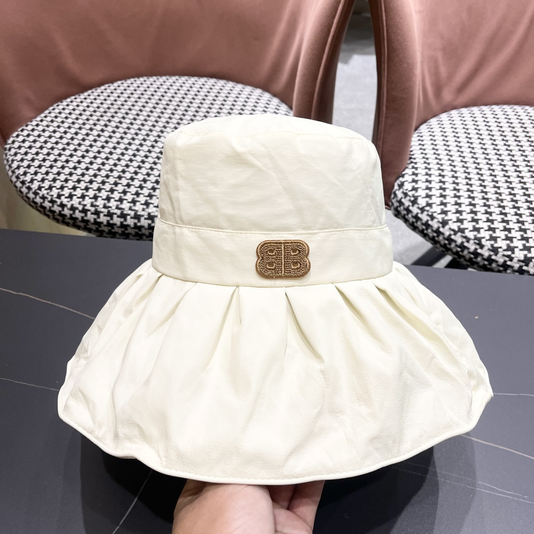  BALENCIAGA巴黎世家2025夏季新款渔夫帽，简约休闲百搭款，