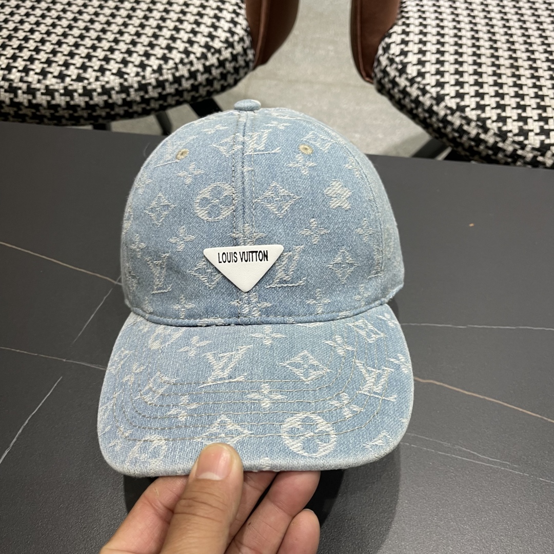  LV路易威登原单棒球帽  专柜热卖轻盈透气。完美版型，对格精准无误，原厂品质，独家实物拍摄，男女适用