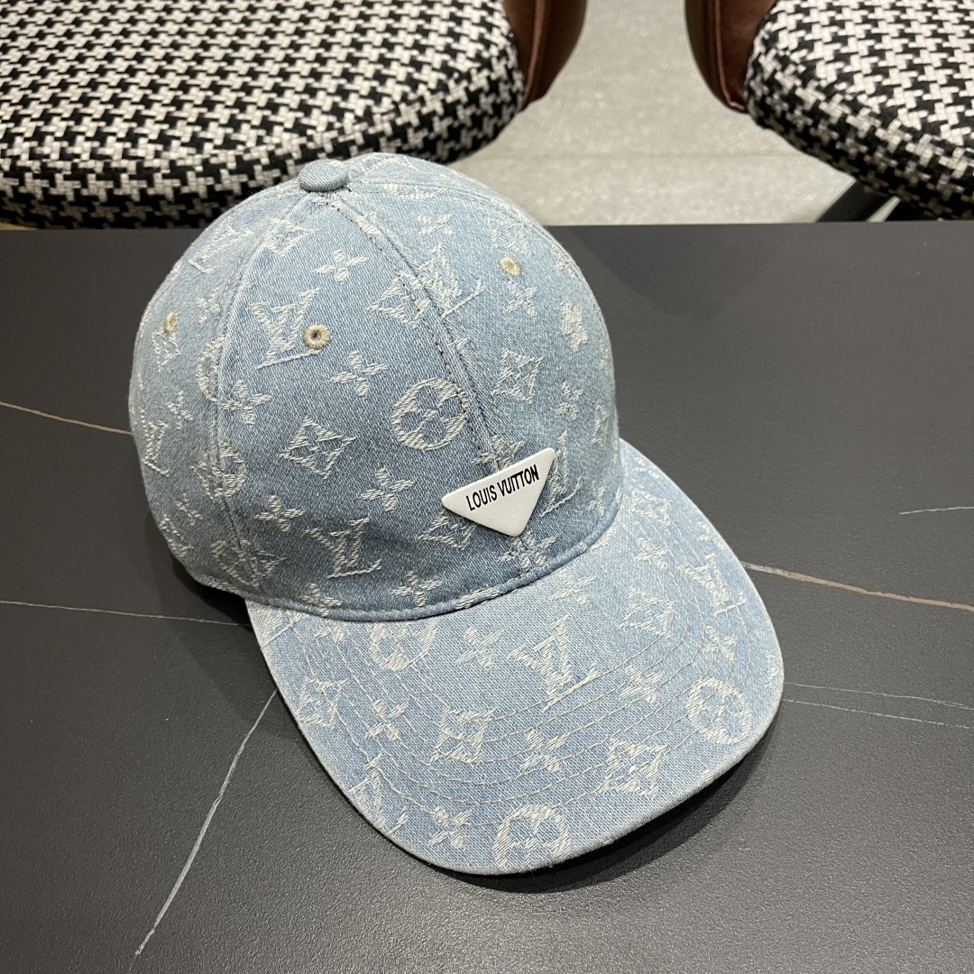  LV路易威登原单棒球帽  专柜热卖轻盈透气。完美版型，对格精准无误，原厂品质，独家实物拍摄，男女适用