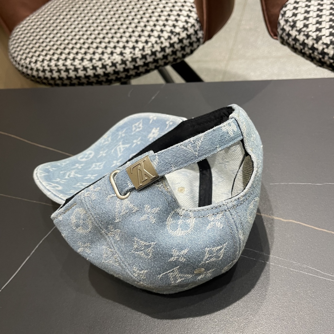  LV路易威登原单棒球帽  专柜热卖轻盈透气。完美版型，对格精准无误，原厂品质，独家实物拍摄，男女适用