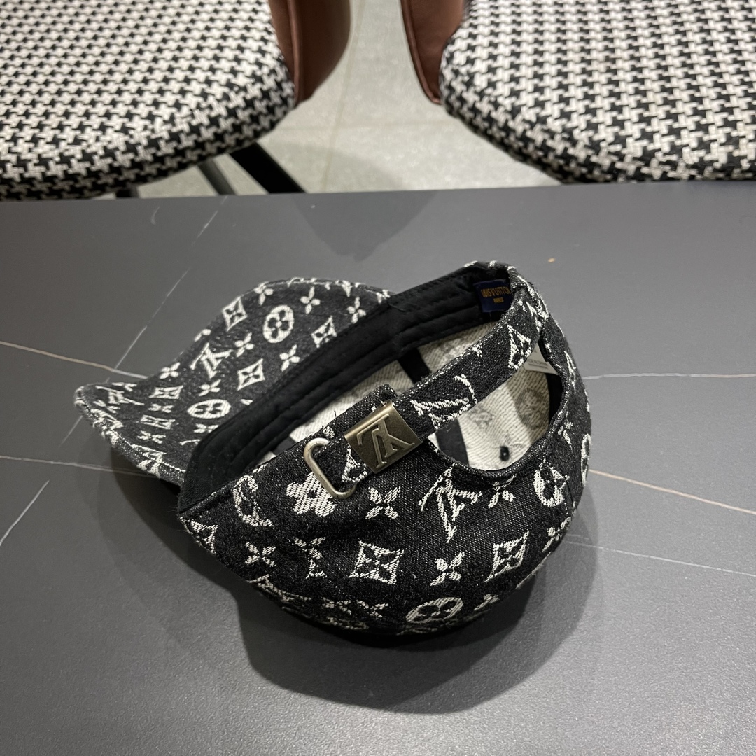  LV路易威登原单棒球帽  专柜热卖轻盈透气。完美版型，对格精准无误，原厂品质，独家实物拍摄，男女适用