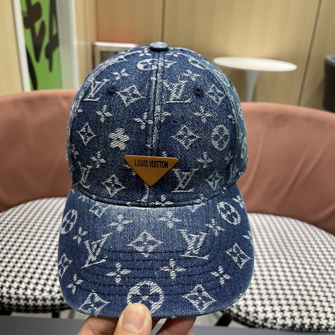  LV路易威登原单棒球帽  专柜热卖轻盈透气。完美版型，对格精准无误，原厂品质，独家实物拍摄，男女适用
