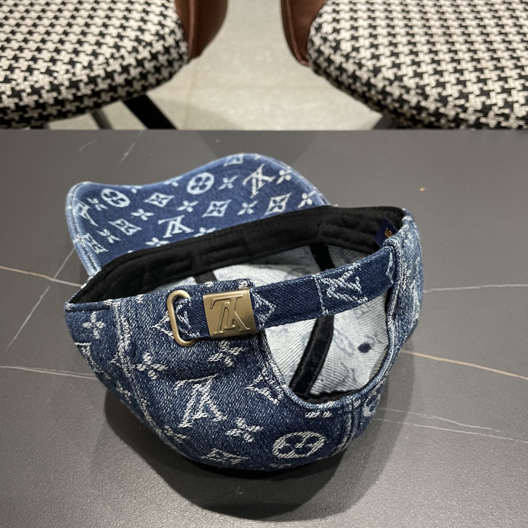  LV路易威登原单棒球帽  专柜热卖轻盈透气。完美版型，对格精准无误，原厂品质，独家实物拍摄，男女适用