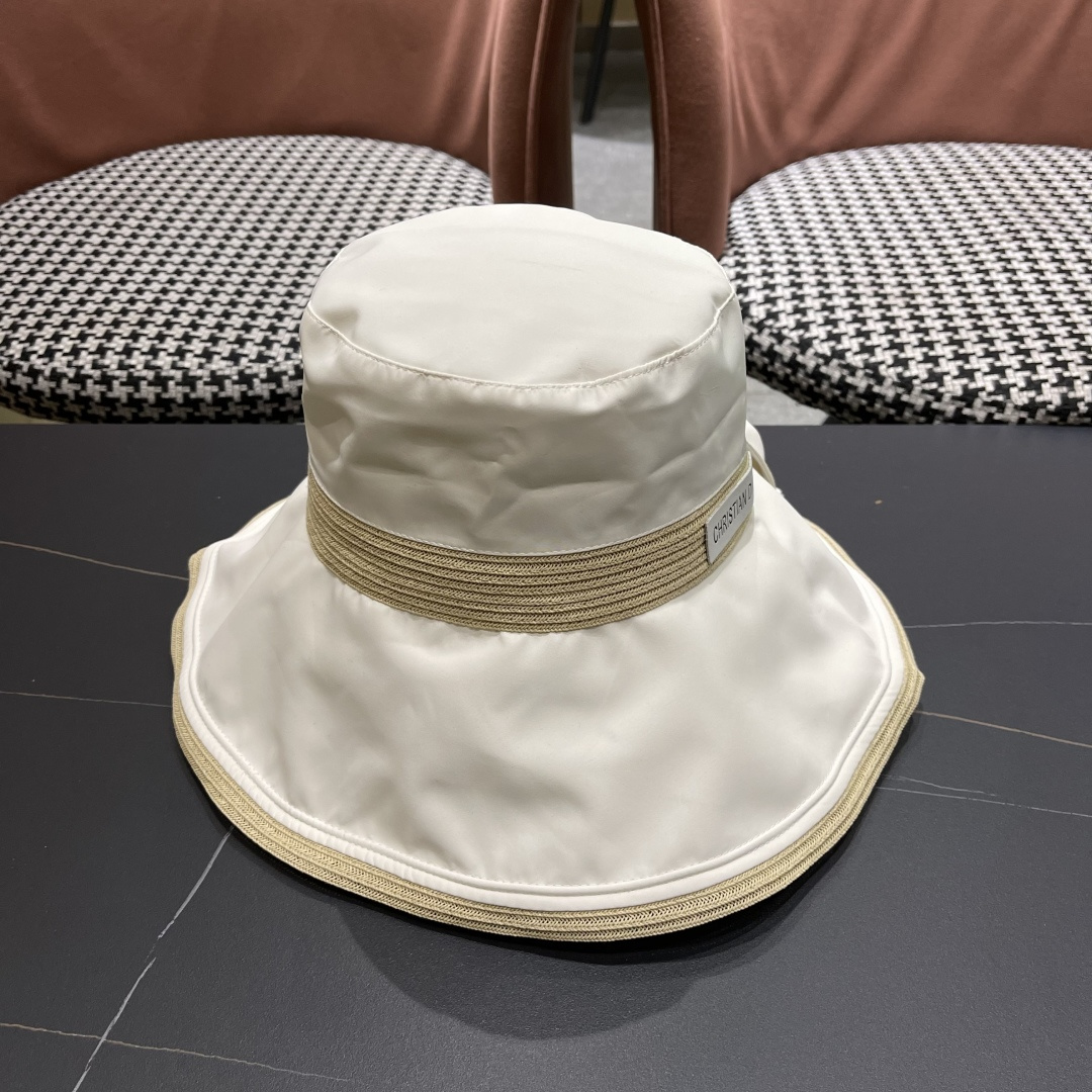   迪奥🧢春夏新款渔夫帽🧢 火爆出货，百搭单品🥰随便搭配都很好看 质量超赞👍 时尚百搭