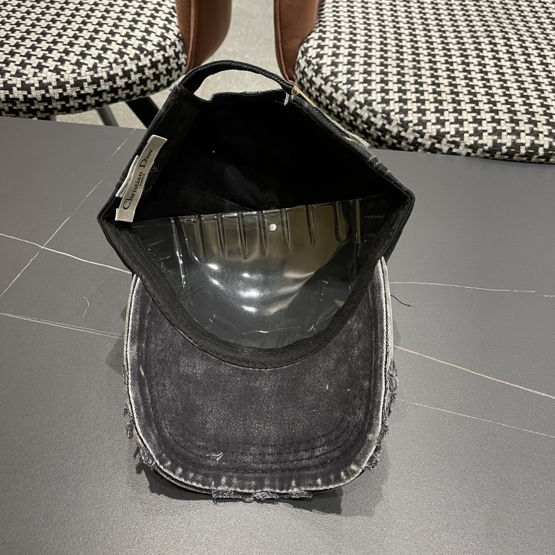 【DIOR迪奥】2025新款简约棒球帽🧢，新款出货，大牌款超好搭配，赶紧入手！
