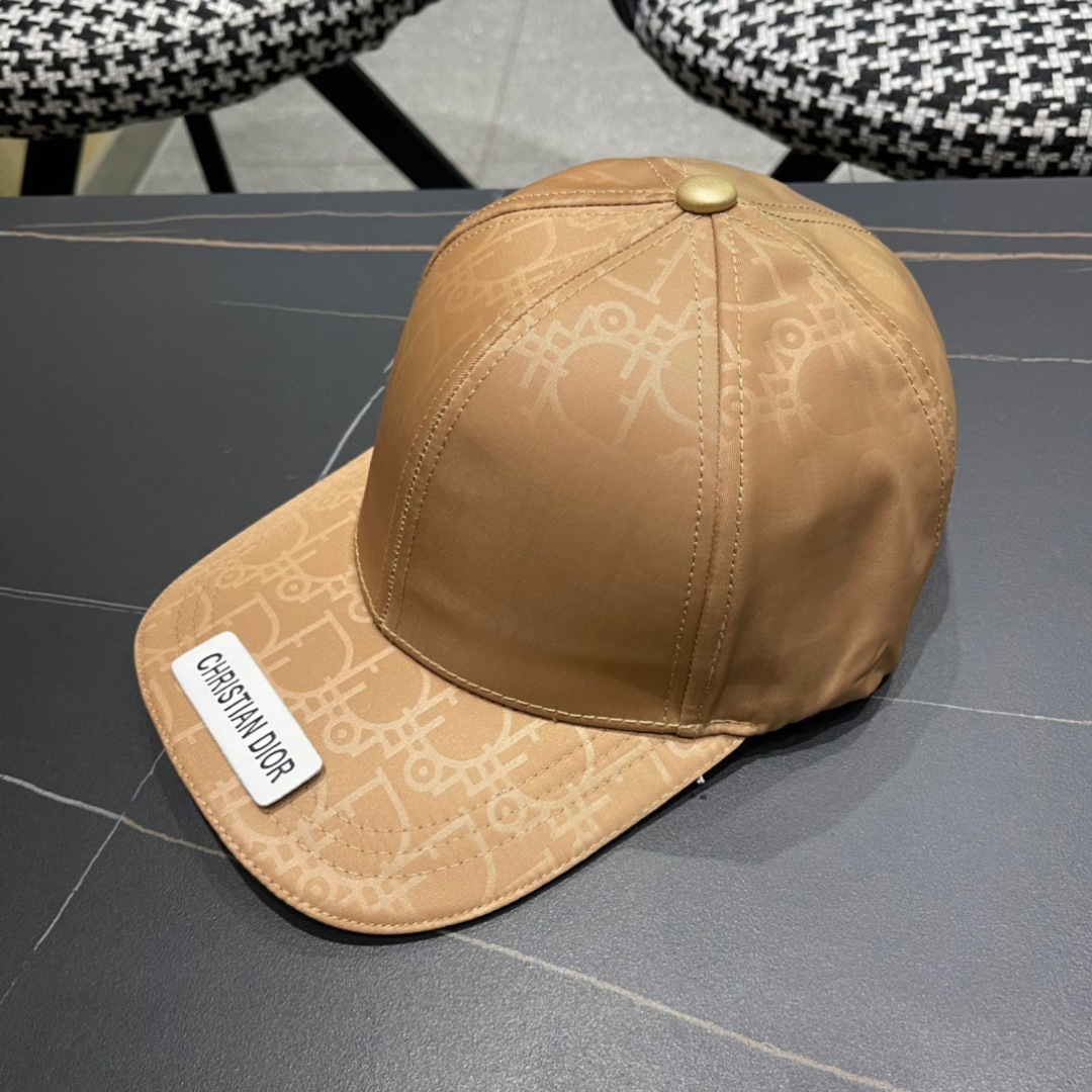  Dior迪奥2024棒球帽🧢美美哒😋简约大气❤时尚大方🌹低调奢华🥰防晒，时尚两不误，百搭款🙆🏻😱亲，赶