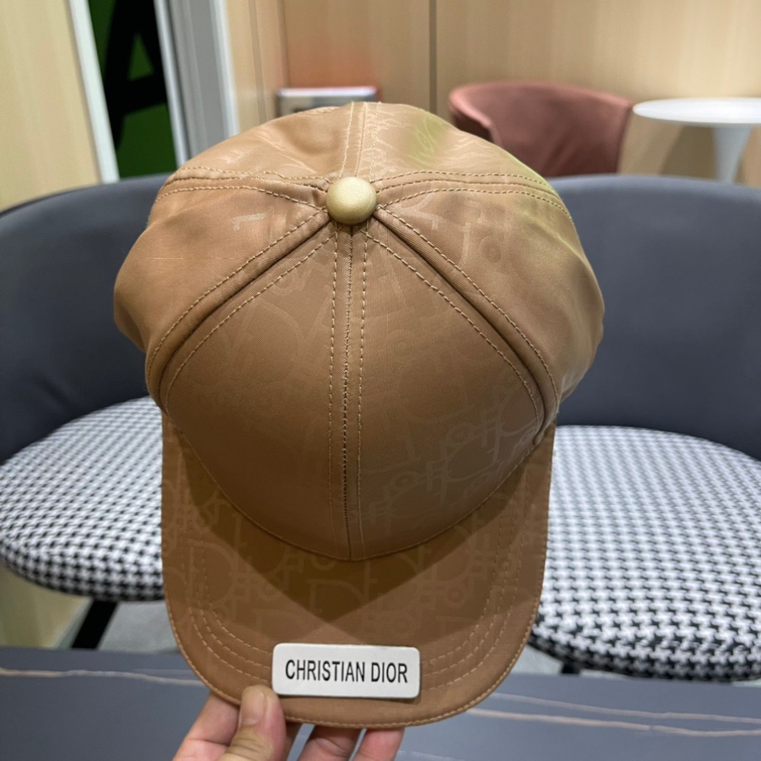  Dior迪奥2024棒球帽🧢美美哒😋简约大气❤时尚大方🌹低调奢华🥰防晒，时尚两不误，百搭款🙆🏻😱亲，赶