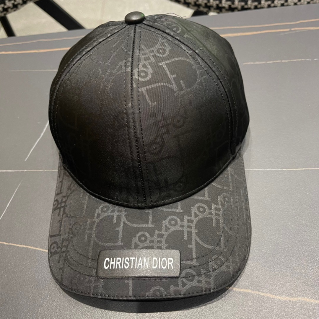  Dior迪奥2024棒球帽🧢美美哒😋简约大气❤时尚大方🌹低调奢华🥰防晒，时尚两不误，百搭款🙆🏻😱亲，赶