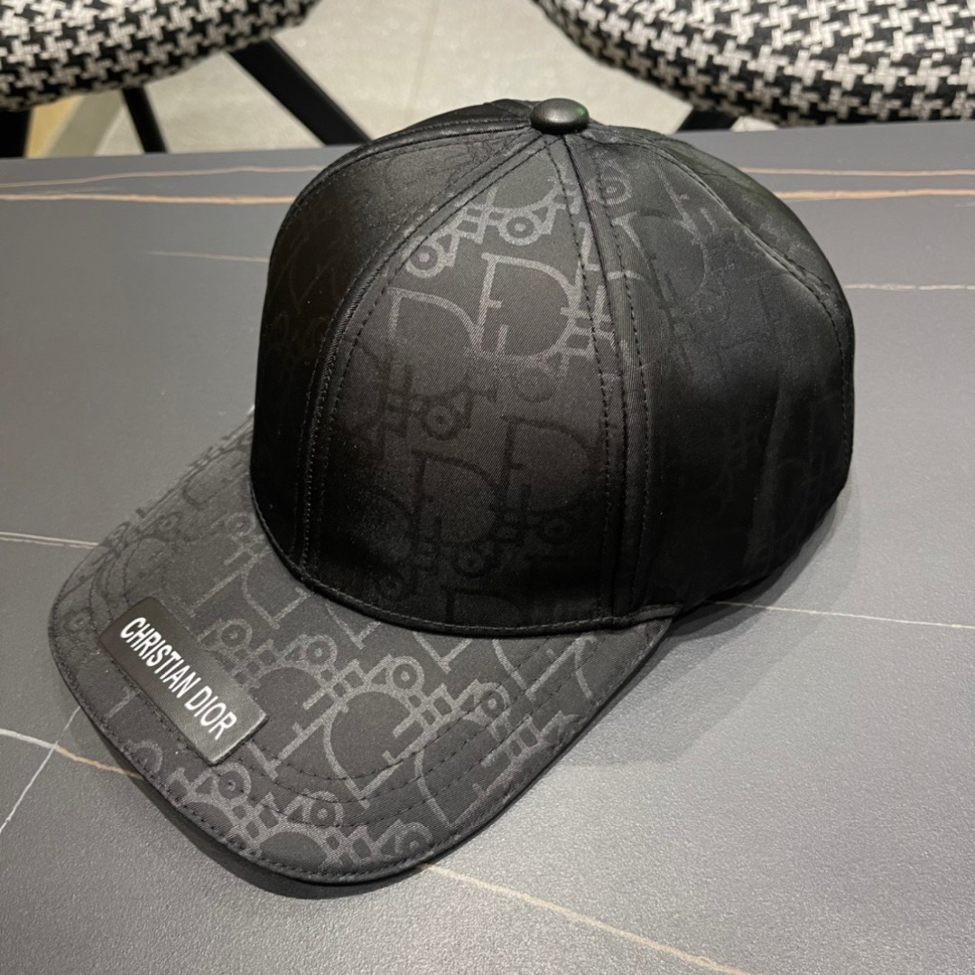  Dior迪奥2024棒球帽🧢美美哒😋简约大气❤时尚大方🌹低调奢华🥰防晒，时尚两不误，百搭款🙆🏻😱亲，赶