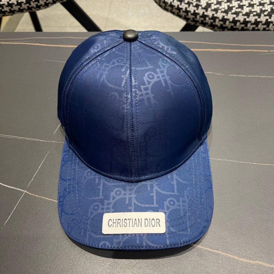  Dior迪奥2024棒球帽🧢美美哒😋简约大气❤时尚大方🌹低调奢华🥰防晒，时尚两不误，百搭款🙆🏻😱亲，赶