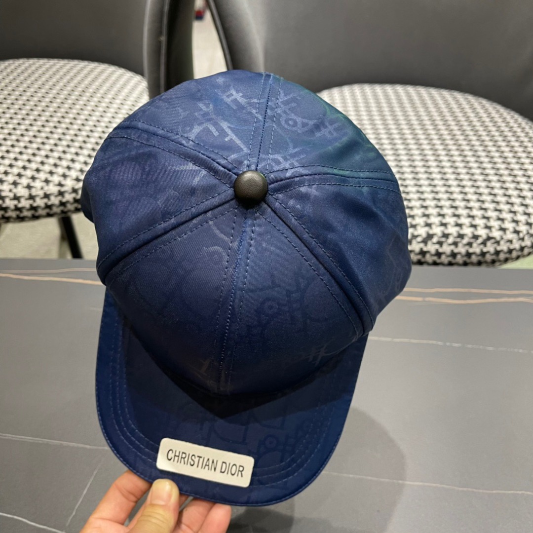  Dior迪奥2024棒球帽🧢美美哒😋简约大气❤时尚大方🌹低调奢华🥰防晒，时尚两不误，百搭款🙆🏻😱亲，赶