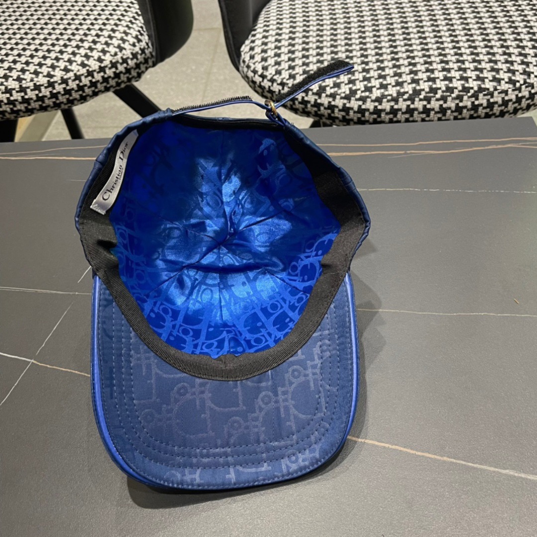  Dior迪奥2024棒球帽🧢美美哒😋简约大气❤时尚大方🌹低调奢华🥰防晒，时尚两不误，百搭款🙆🏻😱亲，赶