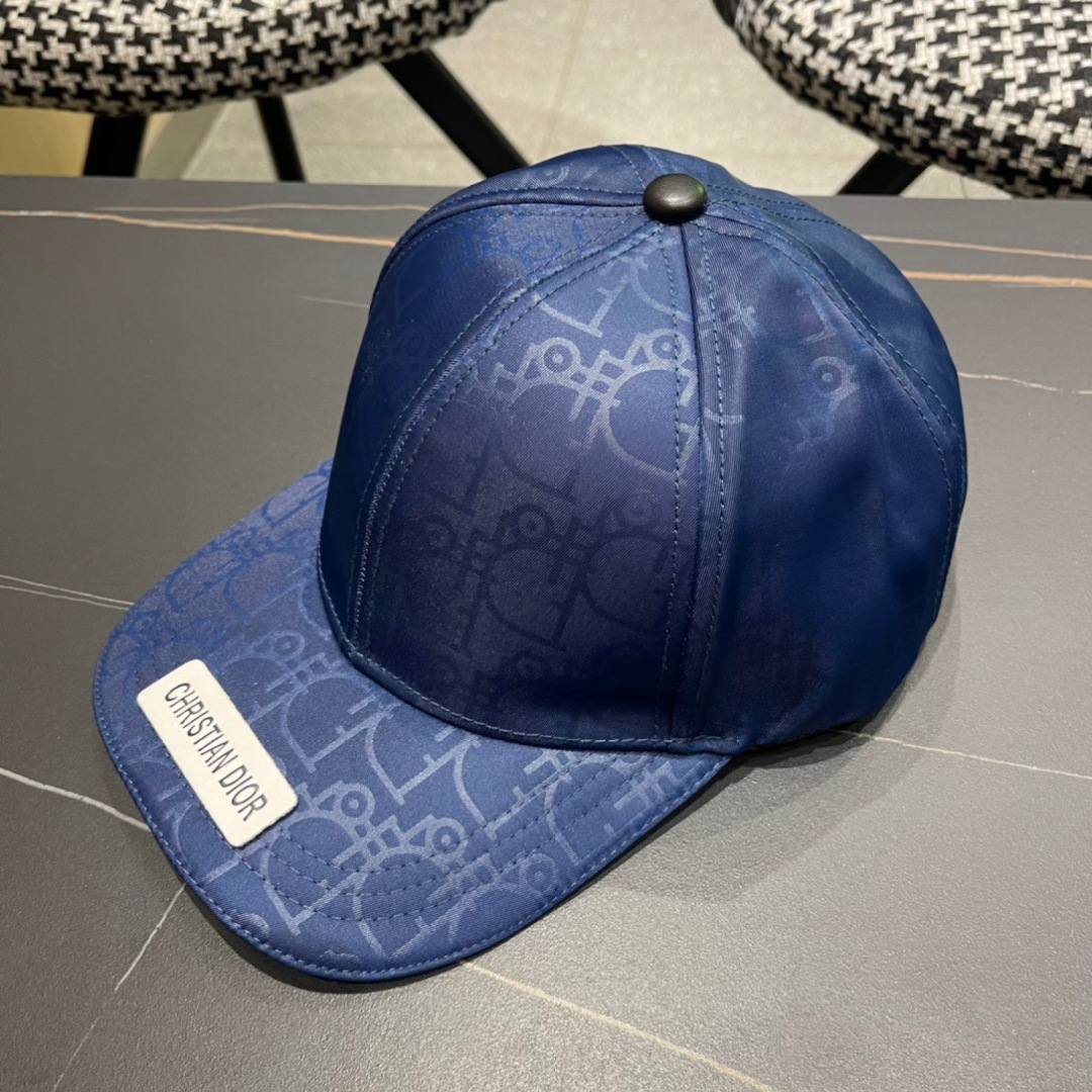  Dior迪奥2024棒球帽🧢美美哒😋简约大气❤时尚大方🌹低调奢华🥰防晒，时尚两不误，百搭款🙆🏻😱亲，赶
