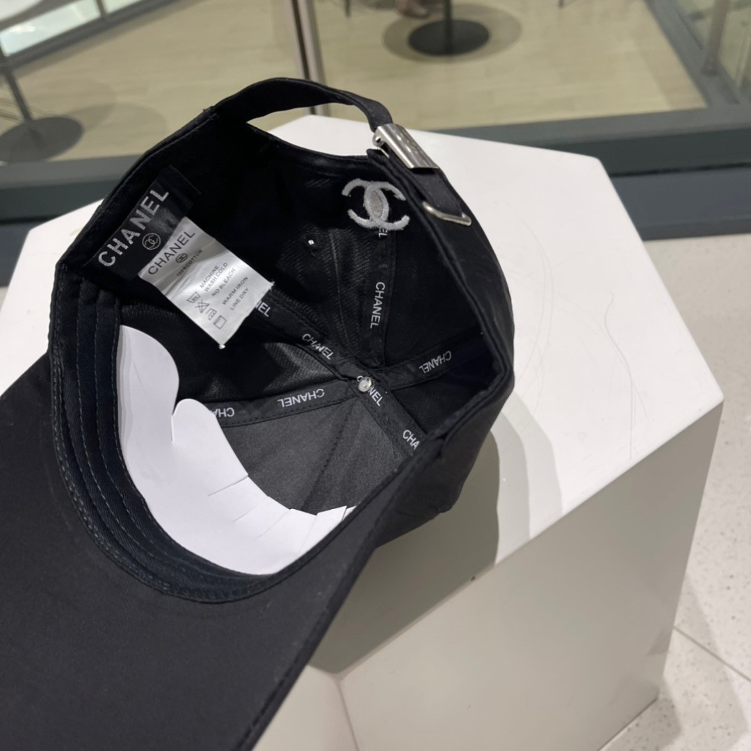   CHANEL香奈儿】新款简约刺绣logo棒球帽，新款出货，大牌款超好搭配，赶紧入手！
