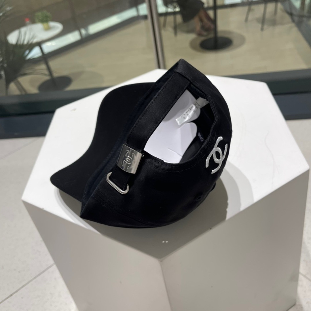   CHANEL香奈儿】新款简约刺绣logo棒球帽，新款出货，大牌款超好搭配，赶紧入手！