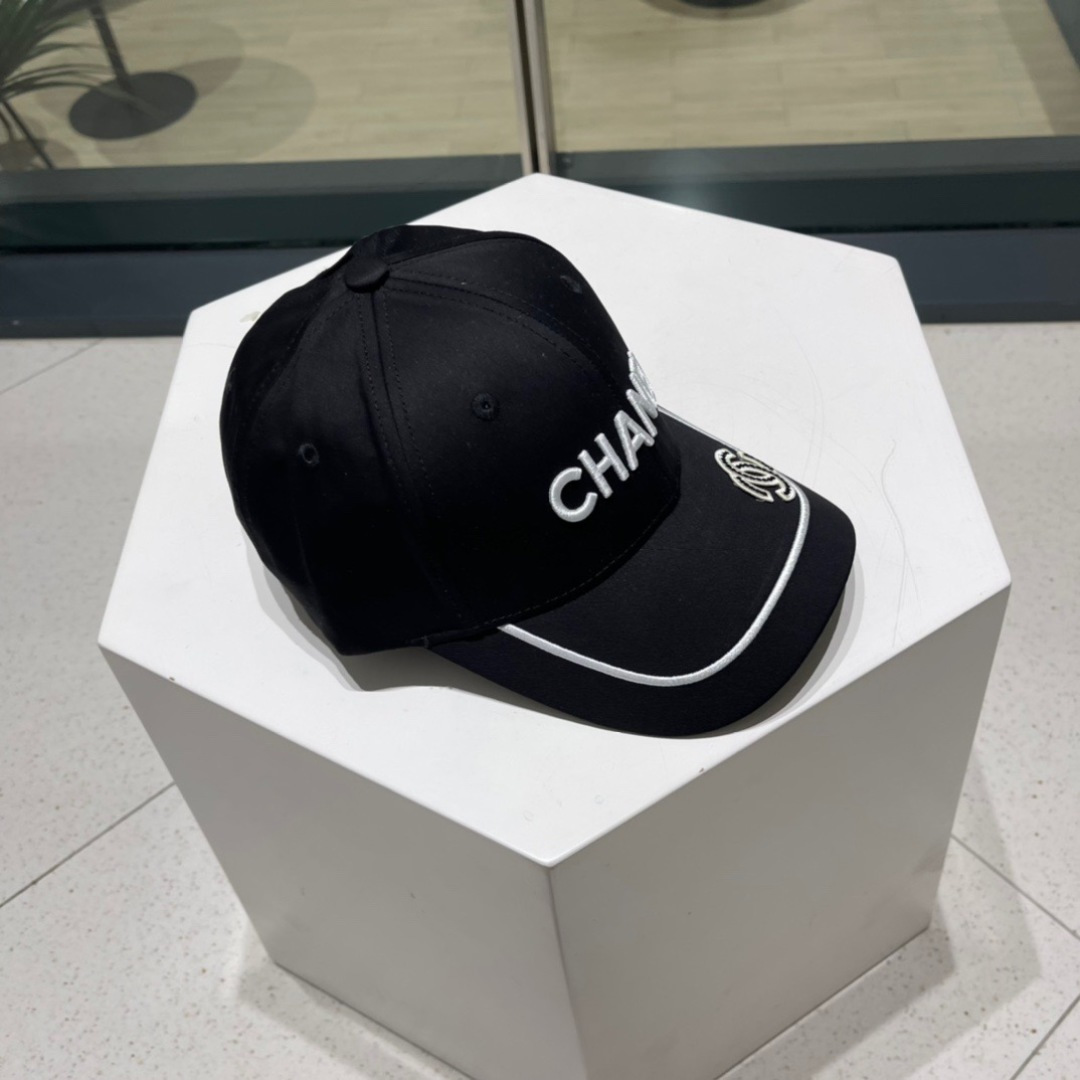   CHANEL香奈儿】新款简约刺绣logo棒球帽，新款出货，大牌款超好搭配，赶紧入手！